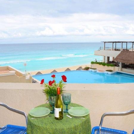 Ocean Front Suite, Balcony, Kitchen. Cancún Kültér fotó