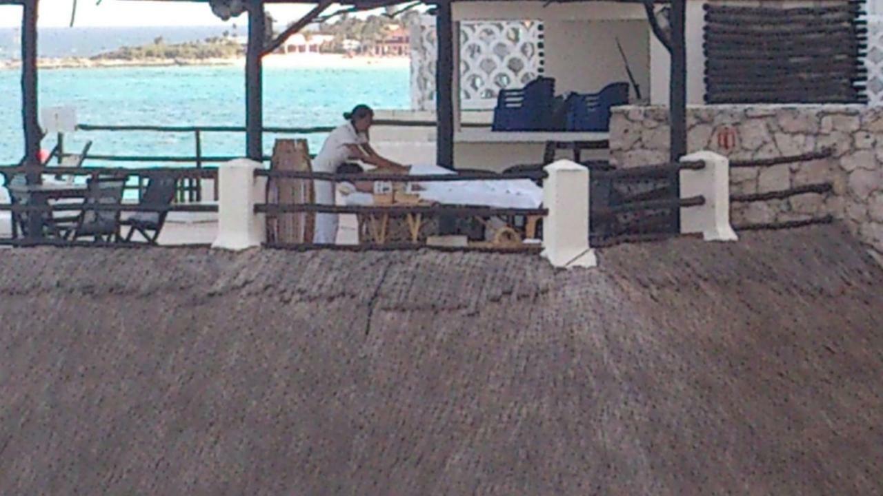 Ocean Front Suite, Balcony, Kitchen. Cancún Kültér fotó