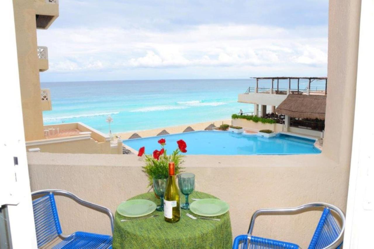 Ocean Front Suite, Balcony, Kitchen. Cancún Kültér fotó
